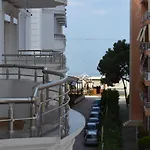 Alb's 2 Apartment *