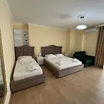 Alb's 2 Apartment
