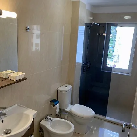 Alb's 2 Daire Golem (Tirana)